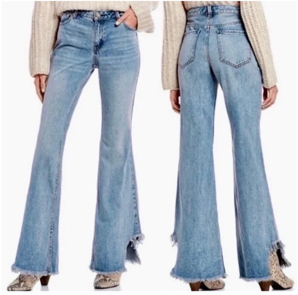 We The Free Free People Level Up Slit Slim Flare Jeans Raw Hem Size: 27